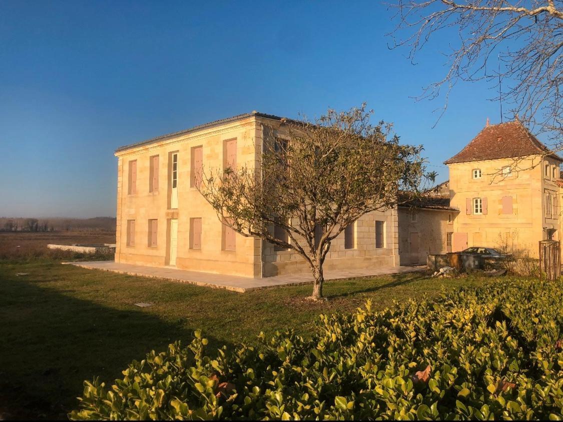 Отель Domaine De La Grande Chapelle Cadillac-en-Fronsadais Экстерьер фото